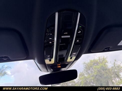 Used 2021 Porsche Cayenne Coupe image 32