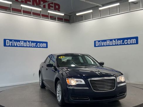 Used 2013 Chrysler 300 RWD image 5
