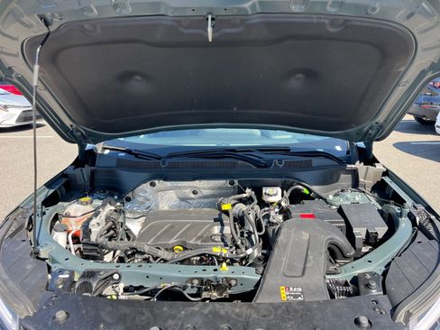 Used 2025 Chevrolet Trax LT image 32