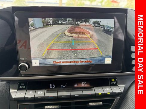 Used 2025 Toyota Camry SE FWD image 30