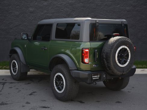 Used 2023 Ford Bronco 2-Door w/ Sasquatch Package image 3