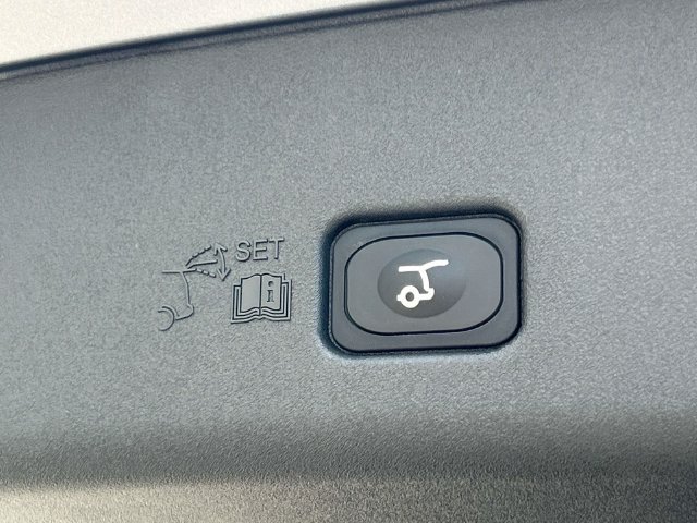 New 2026 Lincoln Nautilus Premier w/ Jet Appearance Package AWD/4WD image 14