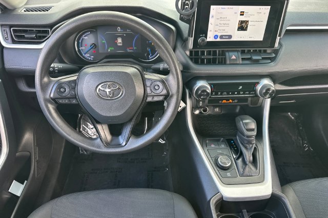 Certified 2024 Toyota RAV4 LE AWD/4WD image 18
