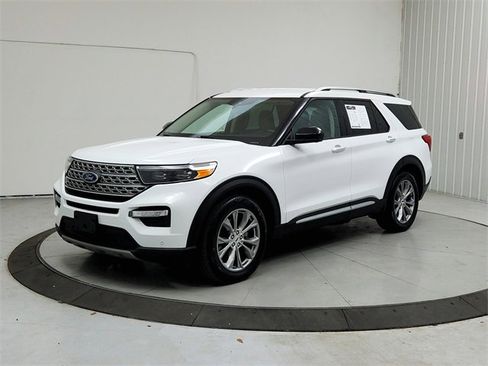 Used 2022 Ford Explorer Limited image 3