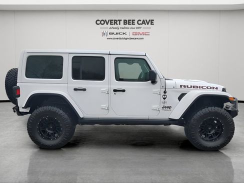 Used 2018 Jeep Wrangler Unlimited Rubicon image 11