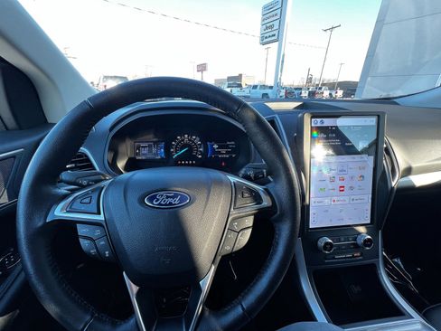 Used 2024 Ford Edge SEL image 11