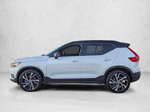 Used 2021 Volvo XC40 T5 R-Design AWD/4WD image 9