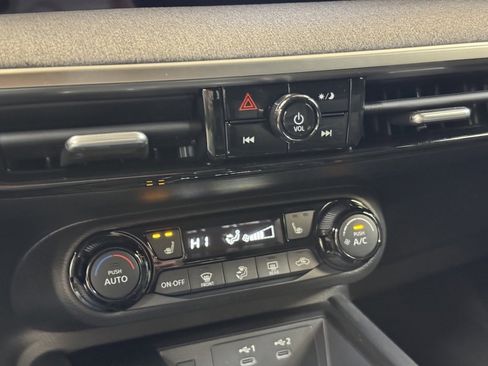 New 2026 Nissan Kicks SV image 32