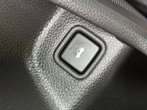 Used 2019 Honda Accord LX image 22