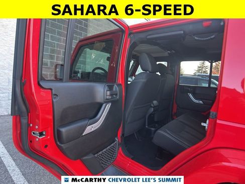 Used 2018 Jeep Wrangler Unlimited Sahara w/ Dual Top Group image 27