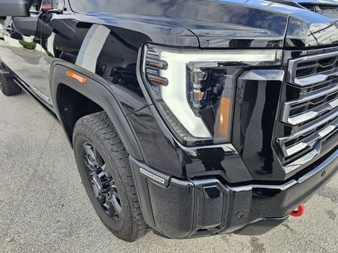 Used 2025 GMC Sierra 2500 AT4 w/ AT4 Premium Plus Package image 8