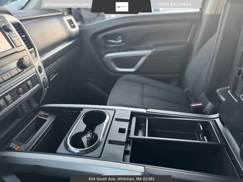 Used 2018 Nissan Titan SV w/ SV Convenience Package image 26
