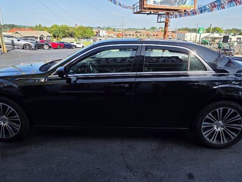 Used 2013 Chrysler 300 S RWD image 6