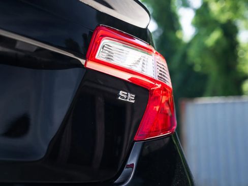 Used 2014 Toyota Camry SE FWD image 15