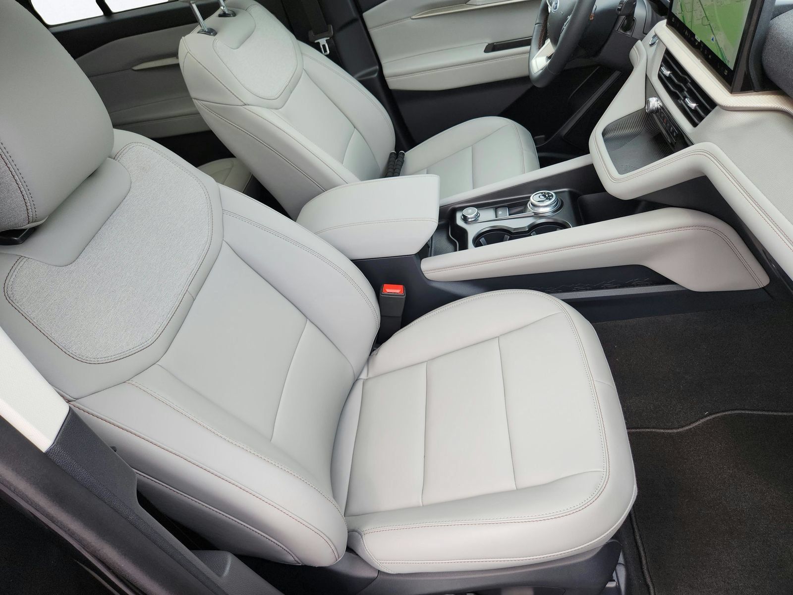 New 2026 Ford Explorer Active w/ Active Comfort Package AWD/4WD image 29