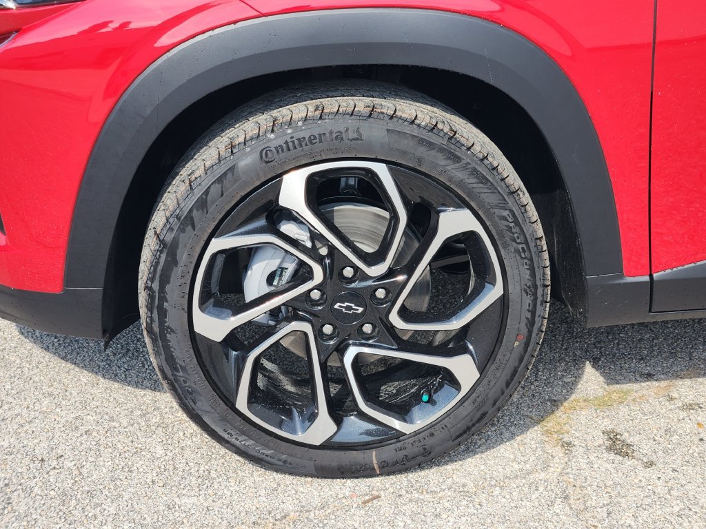 New 2026 Chevrolet Trax RS w/ Sunroof Package FWD image 8