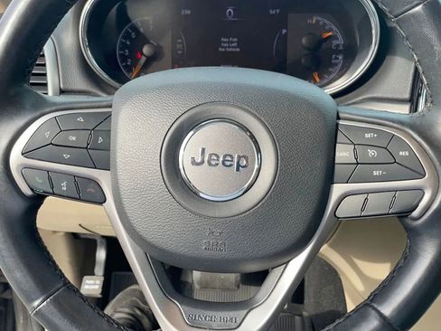 Used 2019 Jeep Grand Cherokee Limited AWD/4WD image 19