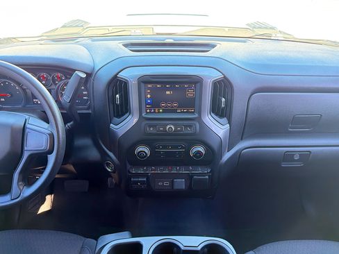 Used 2024 Chevrolet Silverado 2500 Custom w/ Custom Value Package image 21