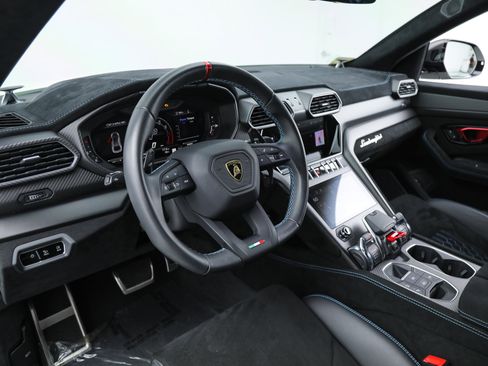 Used 2023 Lamborghini Urus Performante image 26