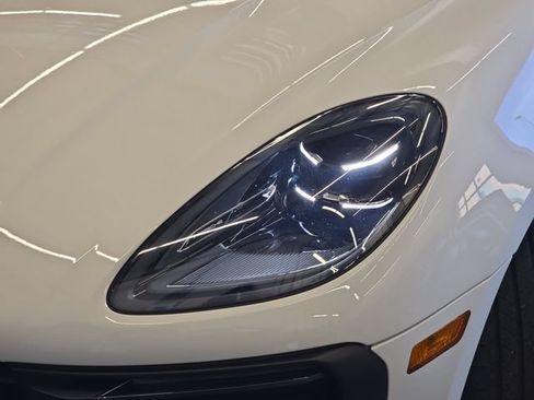 Used 2024 Porsche Macan Turbo AWD/4WD image 33