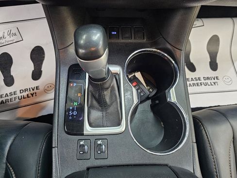 Used 2019 Toyota Highlander XLE FWD image 37