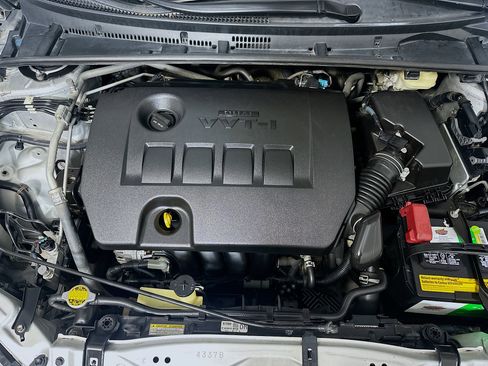 Used 2017 Toyota Corolla LE w/ Carpet Mat Package (TMS) FWD image 31
