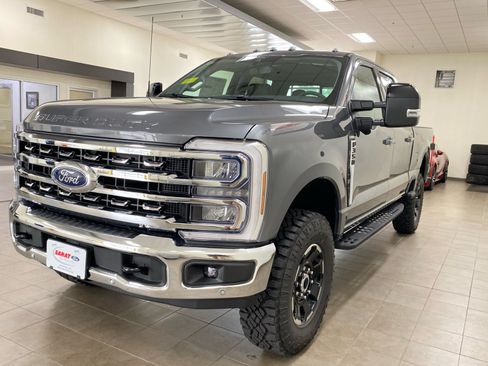 New 2026 Ford F350 Lariat w/ Tremor Off-Road Package AWD/4WD image 4
