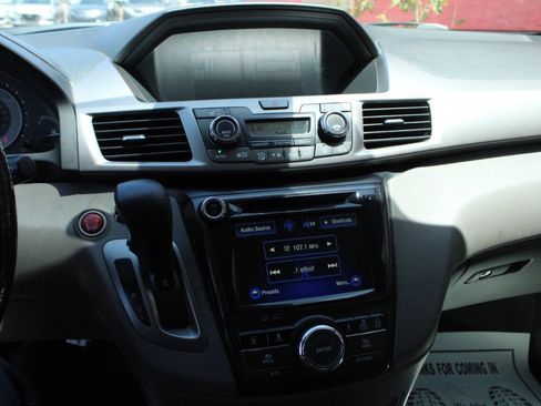 Used 2017 Honda Odyssey Touring image 12