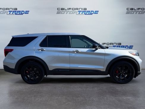 Used 2022 Ford Explorer ST w/ ST Street Pack image 4