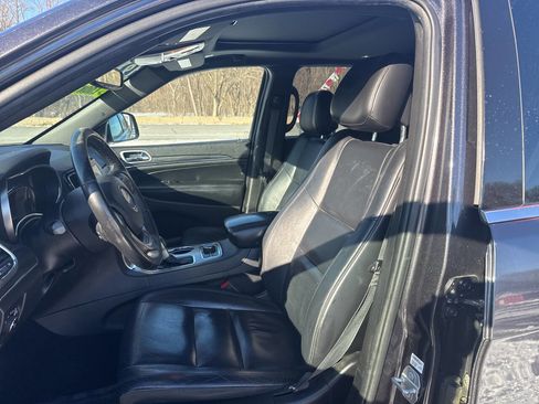 Used 2019 Jeep Grand Cherokee Limited image 12