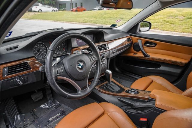 Used 2010 BMW 328i Sedan RWD image 15