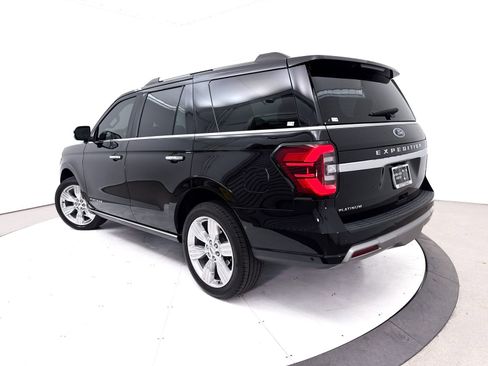 Used 2024 Ford Expedition Platinum AWD/4WD image 2