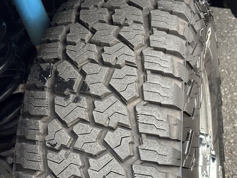 Used 2024 RAM 2500 Tradesman w/ Chrome Appearance Group AWD/4WD image 13