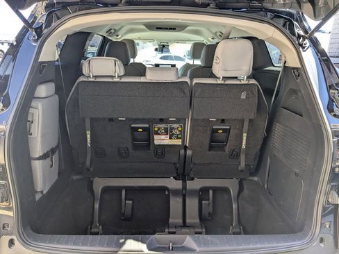 Used 2025 Toyota Sienna LE image 25