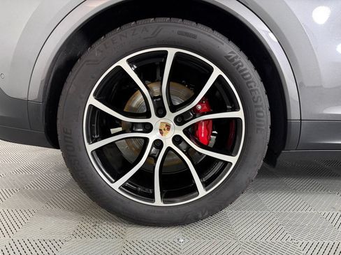 Certified 2025 Porsche Cayenne S AWD/4WD image 13