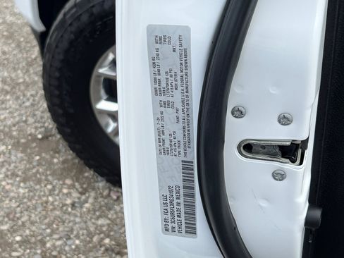 Used 2024 RAM 2500 Laramie image 28