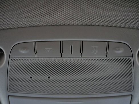 Used 2020 Nissan Rogue SV image 40