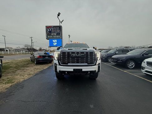 Used 2024 GMC Sierra 3500 Denali Ultimate image 9