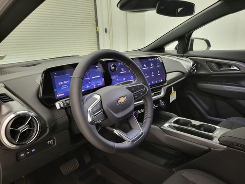New 2026 Chevrolet Equinox EV LT image 26