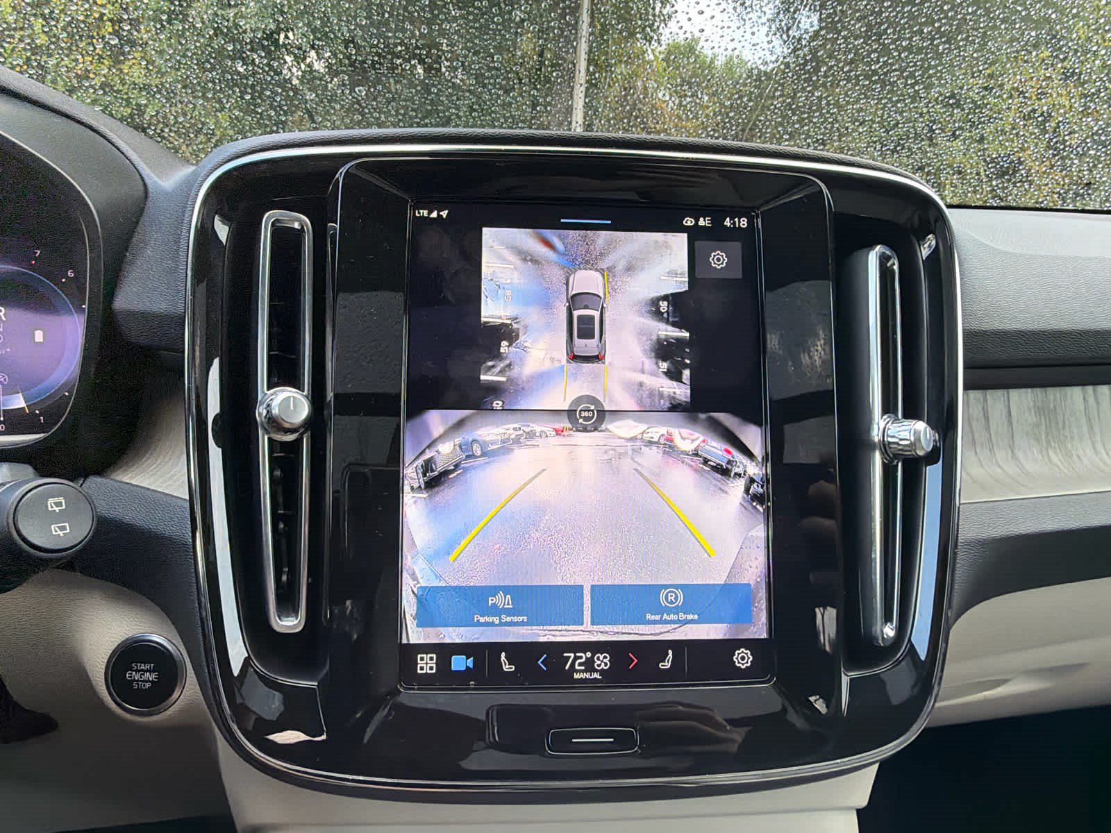 Certified 2024 Volvo XC40 B5 Plus AWD/4WD image 31