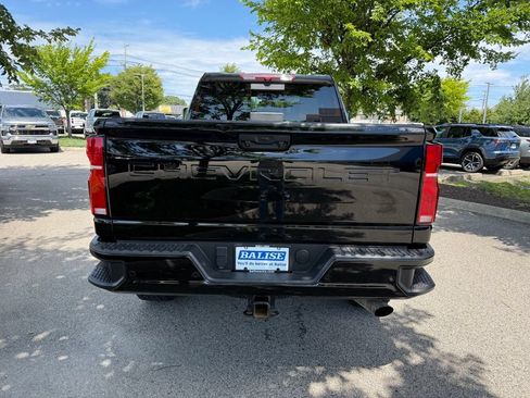 Used 2024 Chevrolet Silverado 2500 LT w/ Midnight Edition AWD/4WD image 4