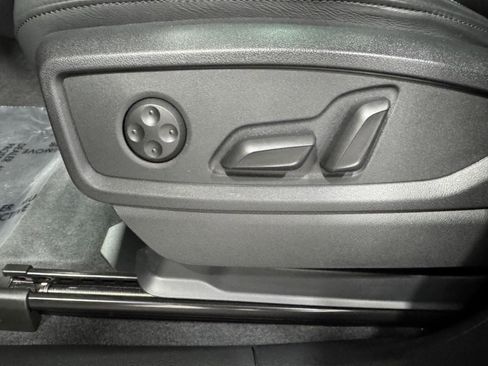 Used 2024 Audi Q5 2.0T Premium image 30