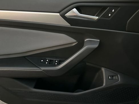 Used 2025 Volkswagen Jetta SE image 20