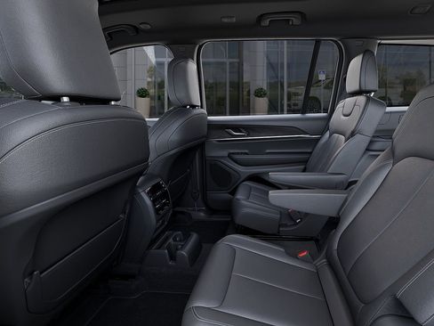 New 2025 Jeep Grand Cherokee L Limited image 23