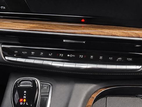 Used 2024 Cadillac Escalade Sport Platinum w/ Heavy-Duty Trailer Package AWD/4WD image 20