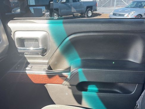 Used 2015 GMC Sierra 1500 SLE w/ SLE Value Package image 17