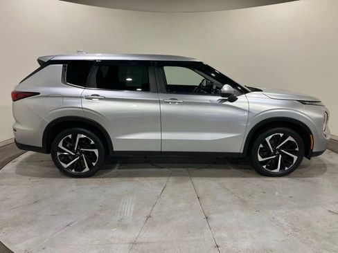 Used 2022 Mitsubishi Outlander ES image 15