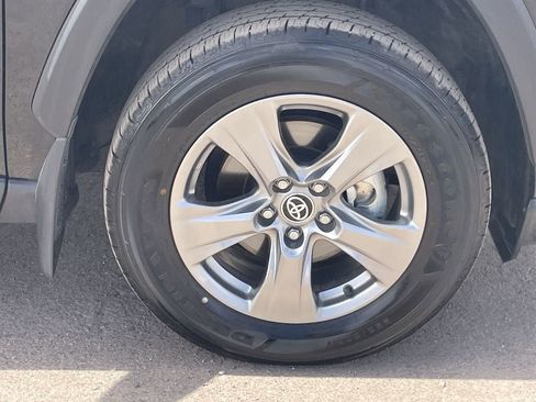 Used 2025 Toyota RAV4 LE image 9