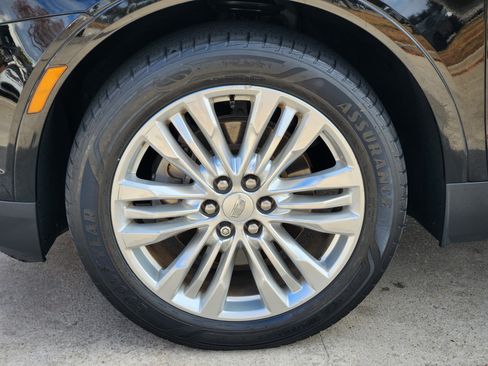 Used 2018 Cadillac XT5 Premium Luxury image 13