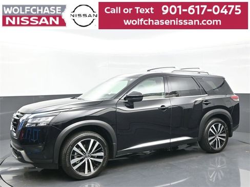 Used 2025 Nissan Pathfinder Platinum w/ Cargo Package image 2